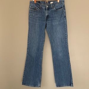 Vintage Levi’s 518 100% cotton super low bootcut jeans.